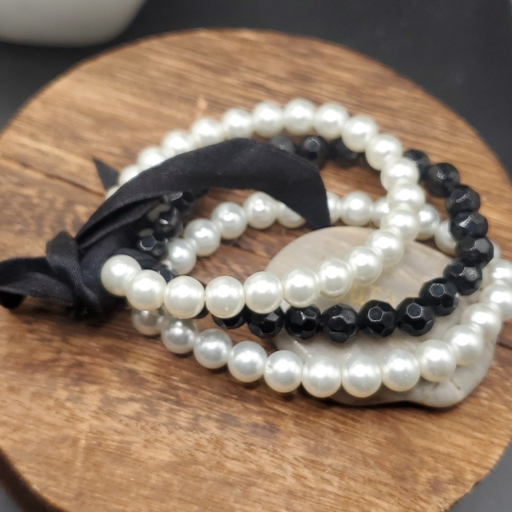 Black tie affair pearl beaded bracelet stack      B3124‎